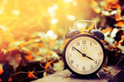 Don’t forget to Set your Clock’s Back this Weekend! Tips for Falling Back gracefully!
