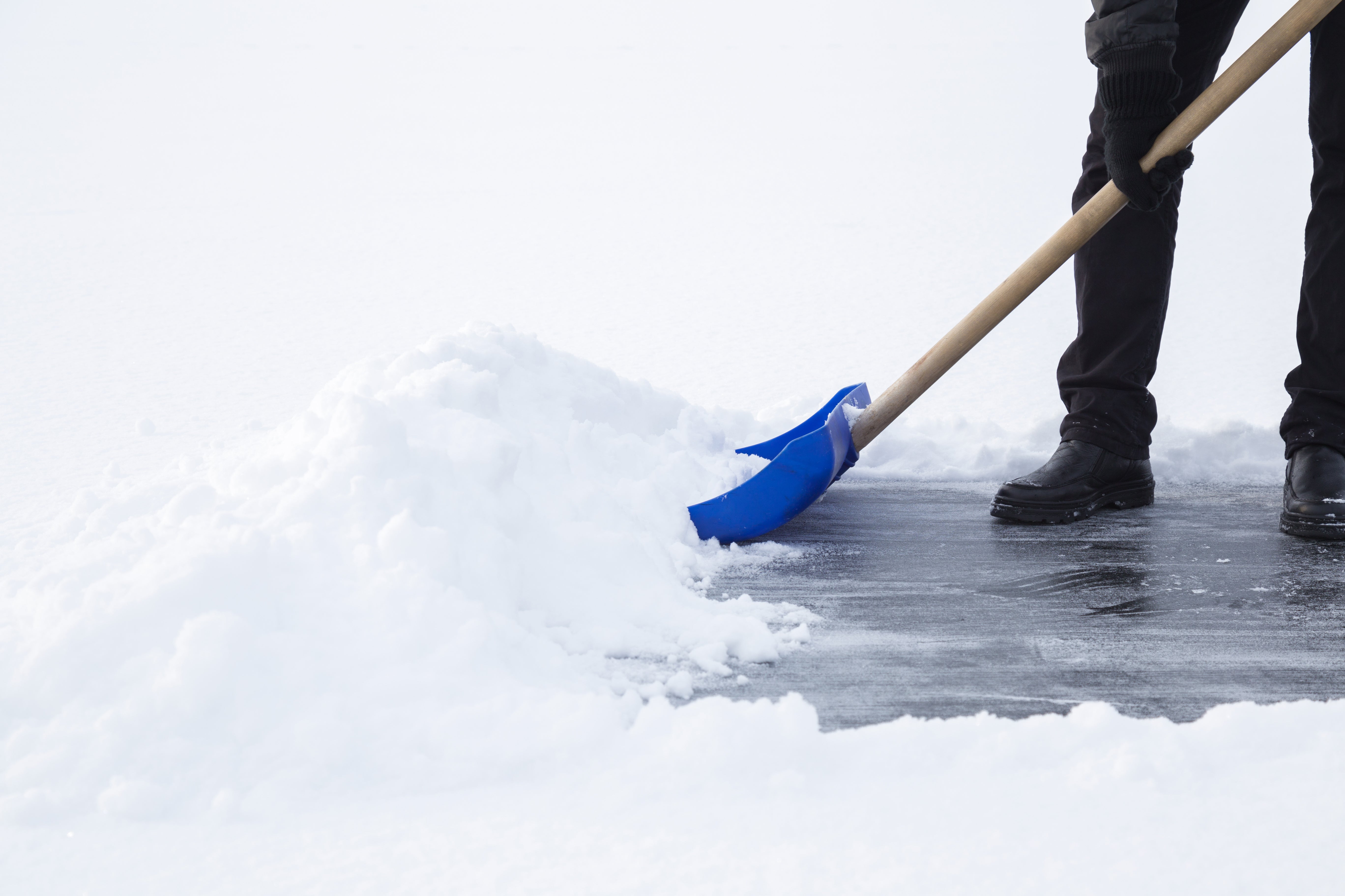 How to Safely De-Ice Your Driveway