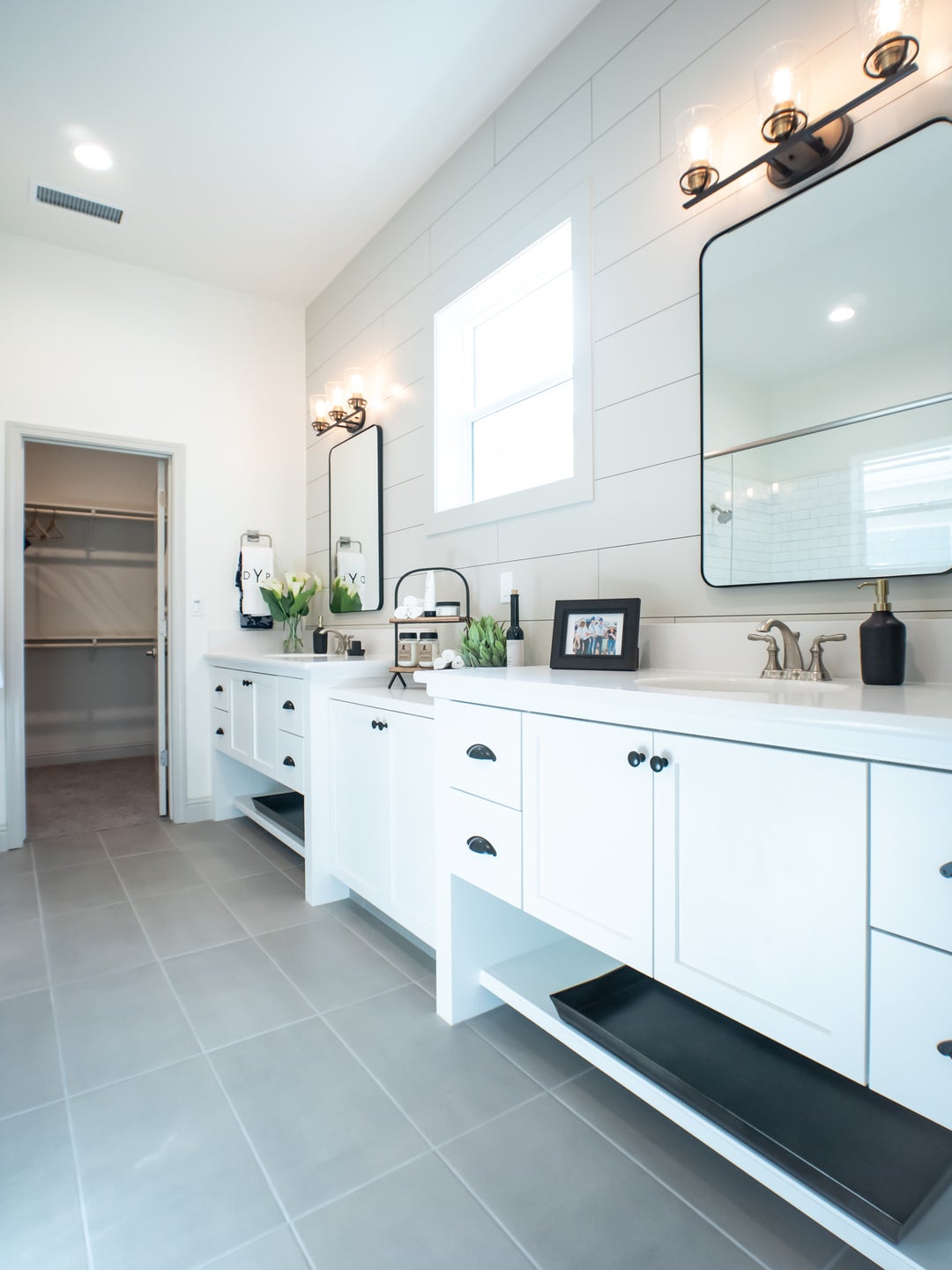 Galleries De Young Properties