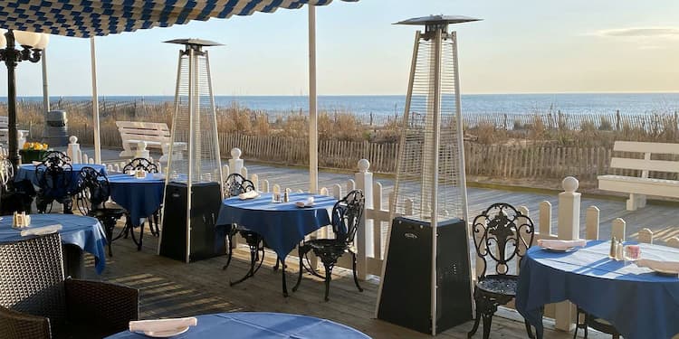 Victoria’s Restaurant in the Boardwalk Plaza Hotel