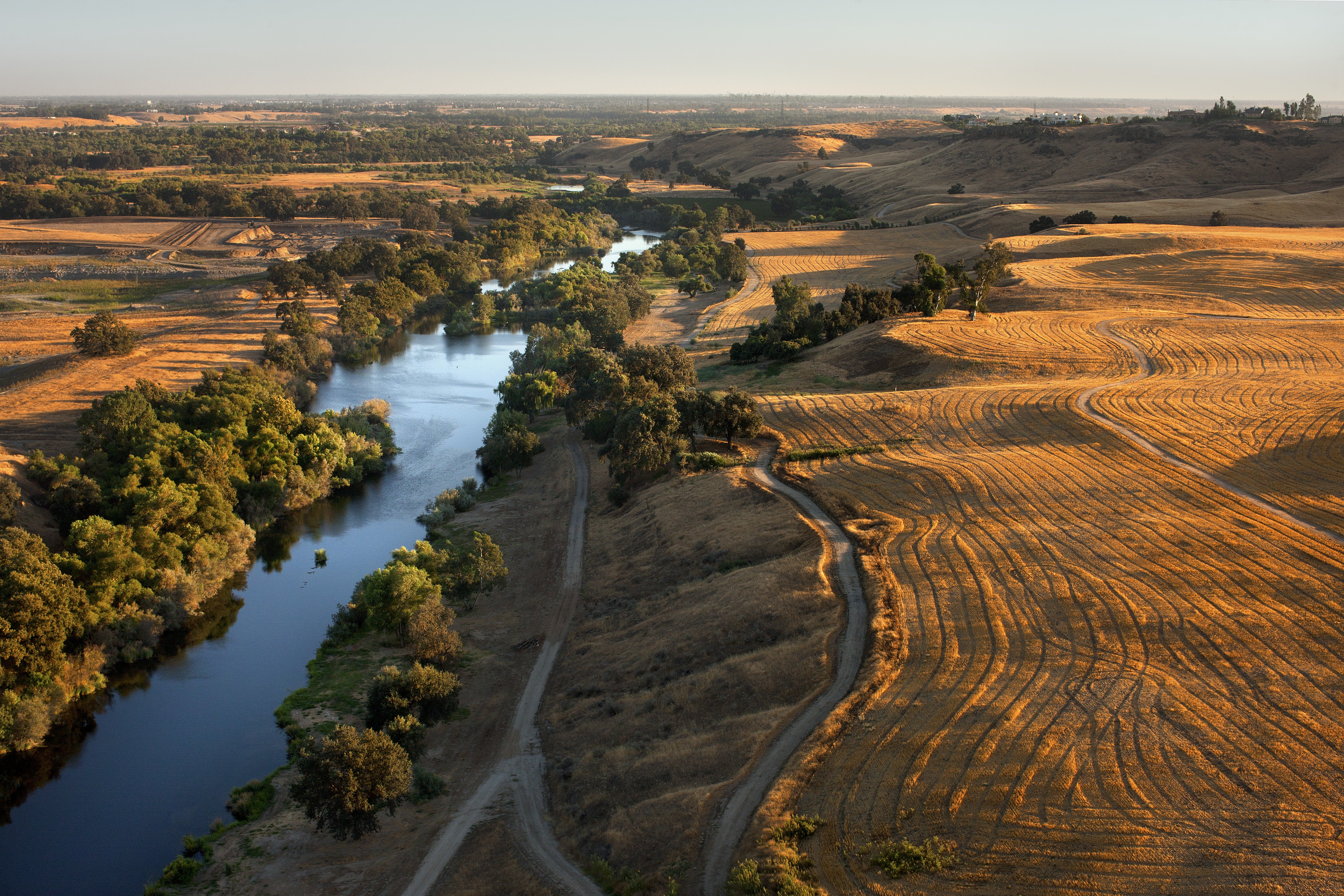 Tesoro Viejo’s community trails connect to the San Joaquin River for outdoor recreation