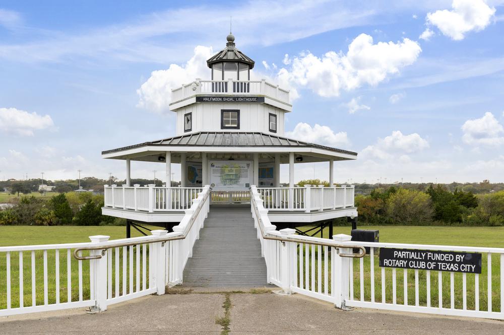 The S1514 New Home in Southern Texas from Stylecraft Builders